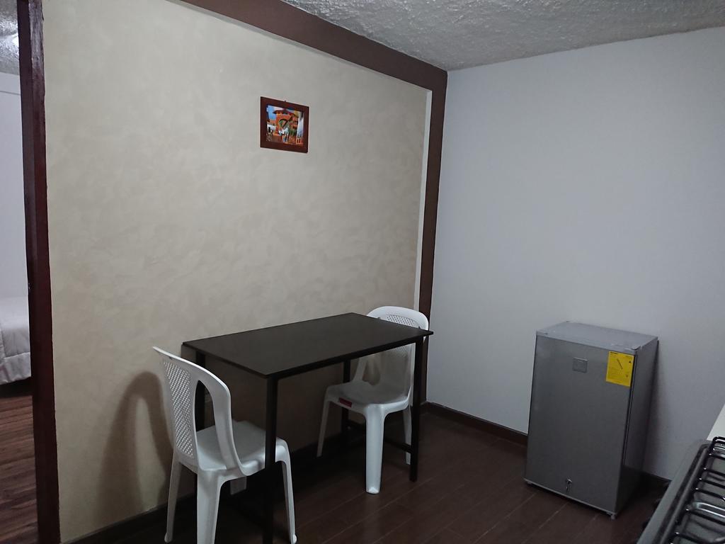 Apartamentos Colonial Home Кито Экстерьер фото