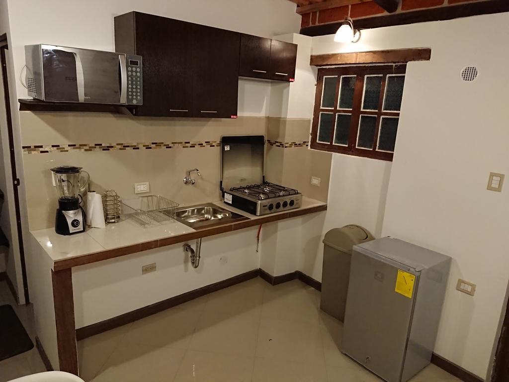 Apartamentos Colonial Home Кито Экстерьер фото